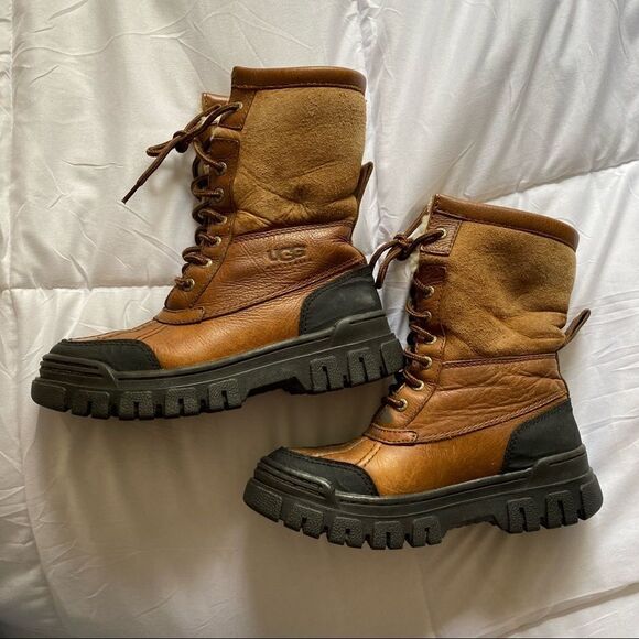 UGG Tan Winter Boots - Picture 14 of 16